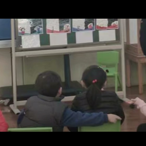 上课太硬女同桌帮我自慰
